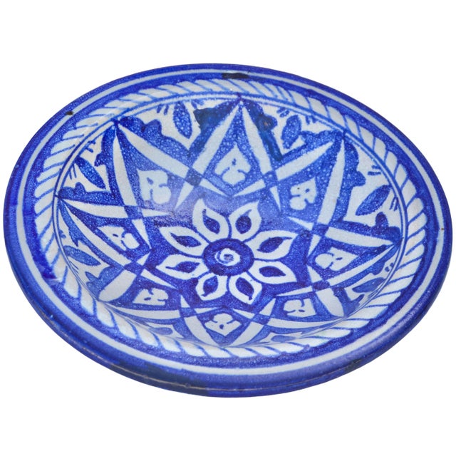 Mid 20th Century Mid 20th Century Handmade Blue Moorish Floral-Patterned Ceramic Decorative Plate For Sale - Image 5 of 8