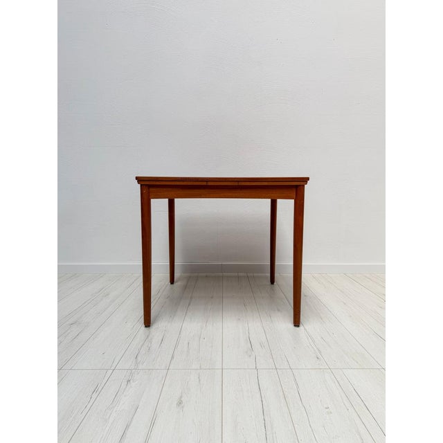 Mid-Century Modern Mid-Century Danish Teak Extendable Dining Table by Poul Hundvad for Hundevad & Co., 1960s For Sale - Image 3 of 9