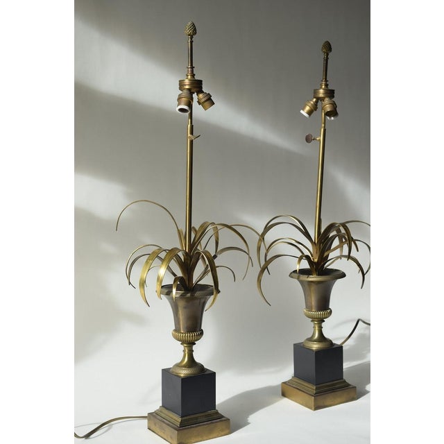 Brass Vintage Maison Charles Brass Palm Table Lamps, French Mid-Century Hollywood Regency Pair, "Vase Roseaux" Design, 1950s For Sale - Image 8 of 10