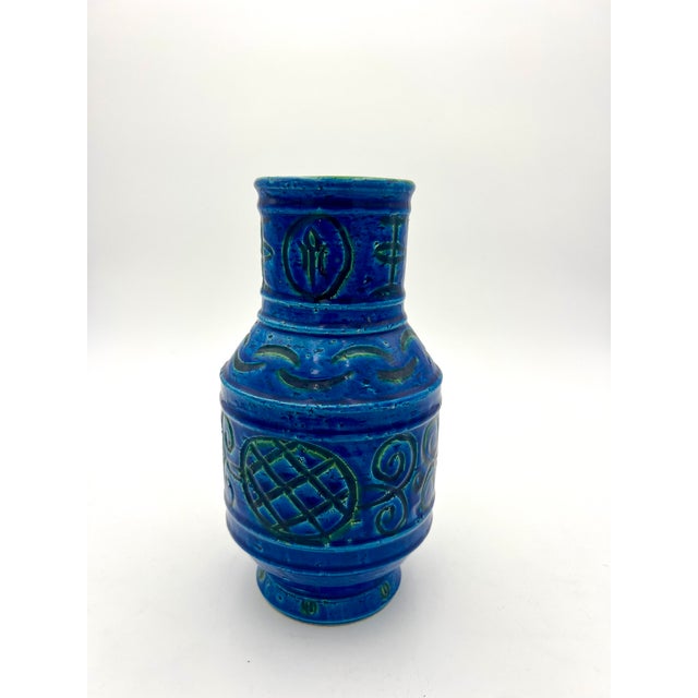 Rimini Blue Ceramic Vase by Aldo Londi for Bitossi, 1960s, in Very Good conditions. Designed 1960 to 1969 This piece has...