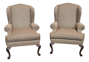 Late 20th Century Pair of Henredon Mahogany Custom Folio Collection Wing Chairs Carved Shell Knees