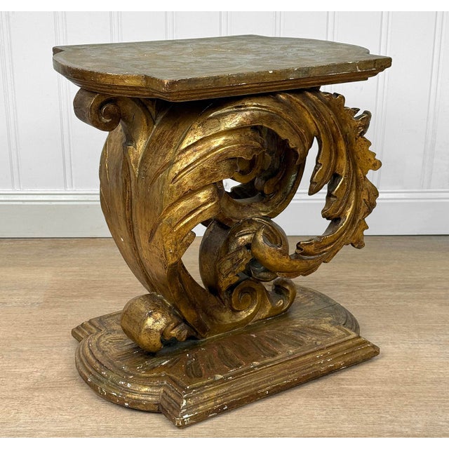 Vintage Italian Rococo Gold Giltwood Acanthus Pedestal Side Table For Sale - Image 4 of 13