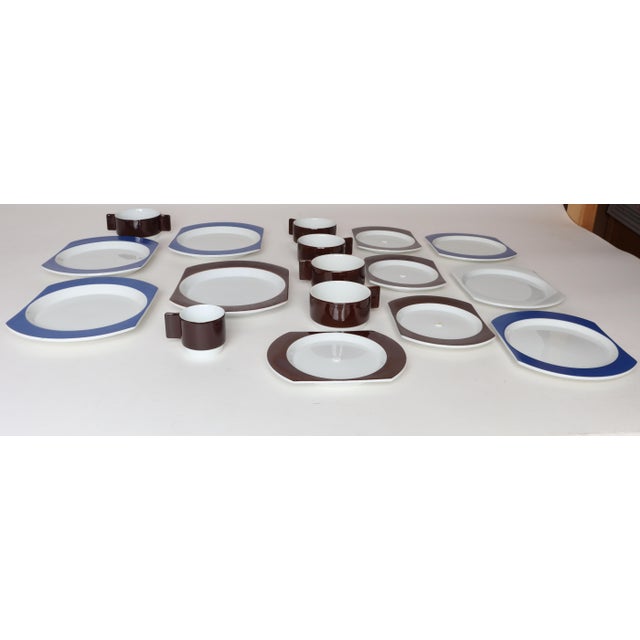 Mid-Century Modern Vintage Alitalia First Class Plates and Cups Designed by Joe Colombo - Set of 17 For Sale - Image 3 of 16