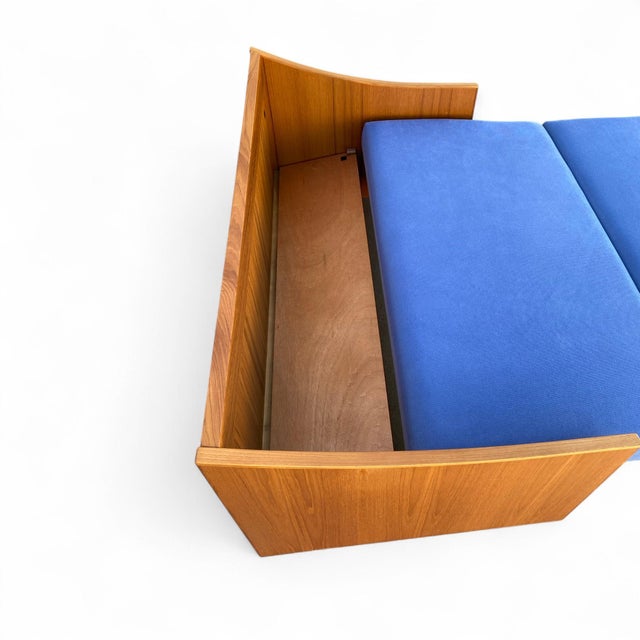 1970s Canadian Teak Pull-Out Sofa Bed in Blue Upholstery, Mid-Century For Sale In Los Angeles - Image 6 of 18