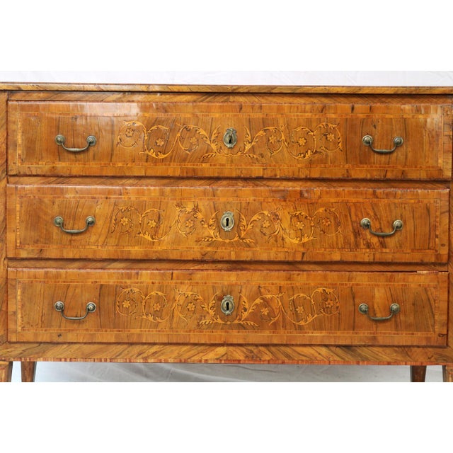 Inlaid Chest of Drawers, Northern Italy, 18th Century For Sale - Image 4 of 17