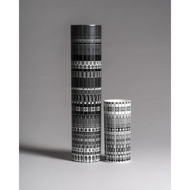 Mid-Century Modern Baumann German Graphic Porcelain Vases by Hans Theo for Rosenthal, 1960s, Set of 2 For Sale - Image 3 of 16