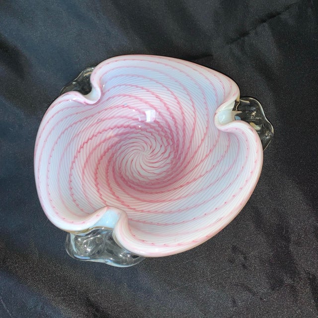 1960s Vintage Murano Art Glass Centerpiece Bowl Opalescent White W/ Pink Latticinio For Sale - Image 5 of 9