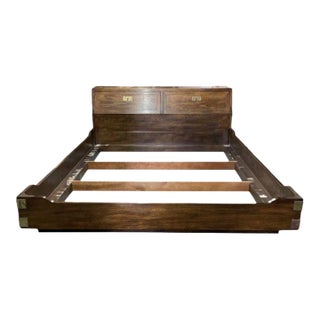 1980s Henredon Campaign-Style Queen Headboard With Built-in Storage – Oak & Brass For Sale