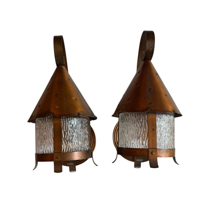 Early 20th Century Arts and Crafts Hammered Copper Outdoor Wall Sconces With Original Patina - a Pair For Sale In Los Angeles - Image 6 of 12