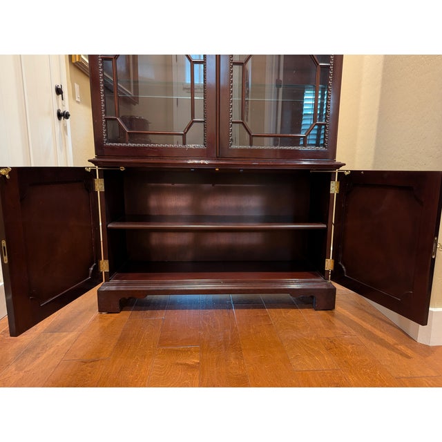 Wood Kindel Winterthur Collection Mahogany 2 Piece Display Curio Cabinet Breakfront For Sale - Image 7 of 8