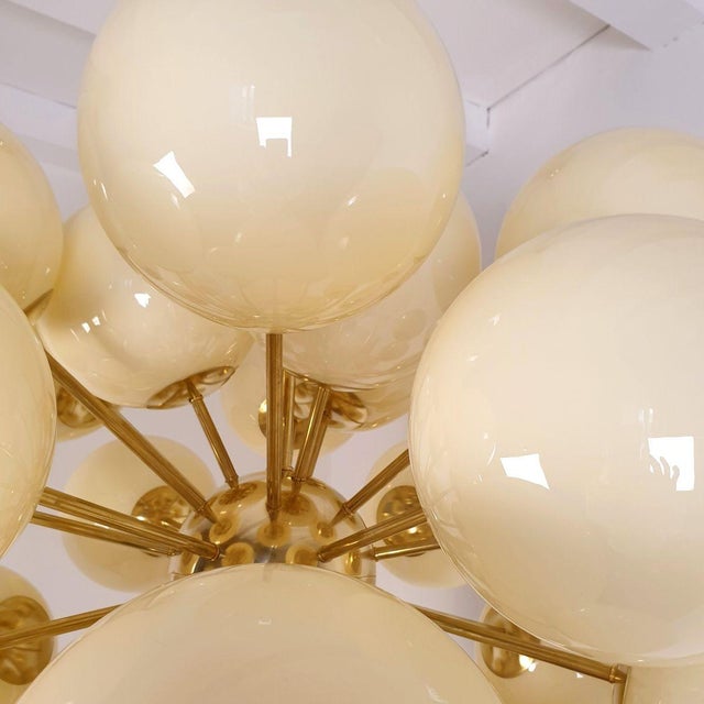 1990s Large Mid Century Modern Beige Glass Sputnik Chandelier For Sale - Image 10 of 12