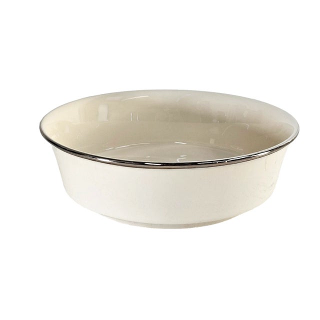 A wonderful Solitaire bowl in classic Lenox Style. The pattern, Solitaire, by Lenox is as timeless as it is contemporary....