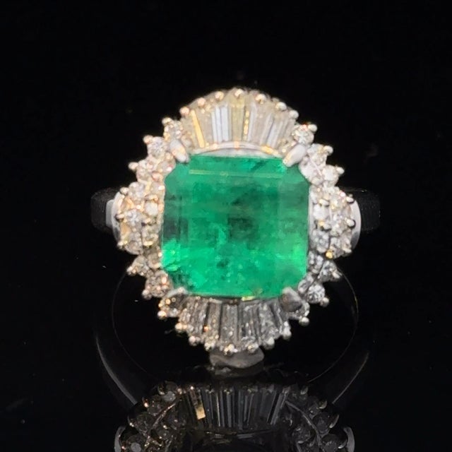 Metal Sgl Certified 3.32 Carat Emerald Diamond Platinum Ring, Size 6 For Sale - Image 7 of 9
