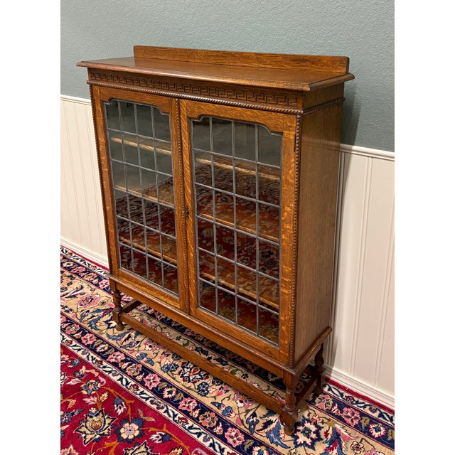 Antique English Bookcase Cabinet Double Door Leaded Wavy Glass Oak c.1930s For Sale - Image 17 of 18