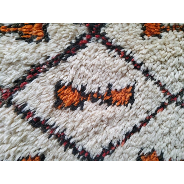 1980s Moroccan Modern Berber Rug in Wool, 1980s For Sale - Image 5 of 12