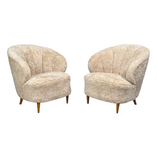 Finnish Modern, Shell Form Lounge Chairs, Beige Shearling, Wood, Finland, 1940s For Sale