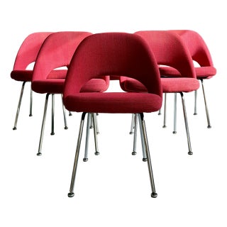 Model 71 Executive Chairs by Eero Saarinen for Knoll Inc., 1960s, Set of 6 For Sale