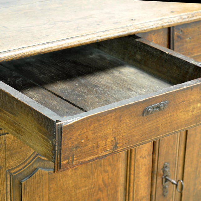Antique Louis XV Commode in Oak, 1750 For Sale - Image 6 of 16
