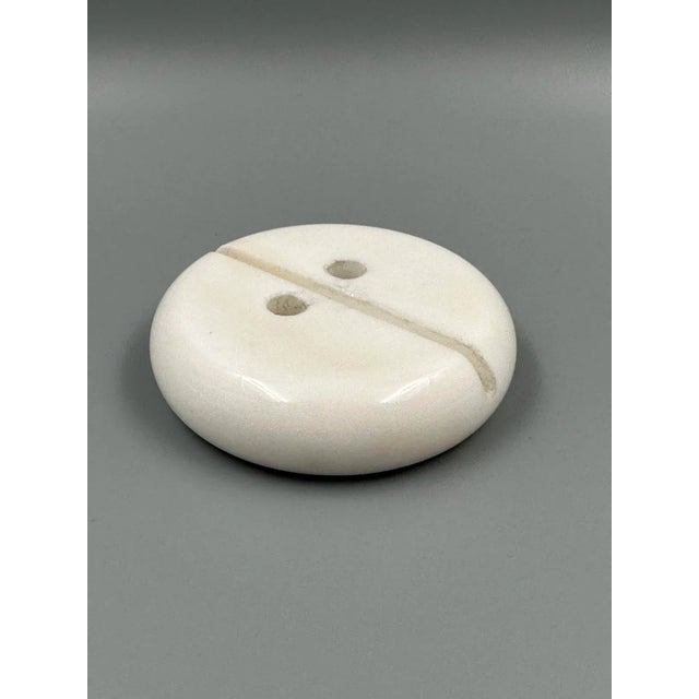 A pen owner * from up & up international * Made in Italy, 1970s * from white Carrara marble * Height: 2.1 cm diameter: 7.7...