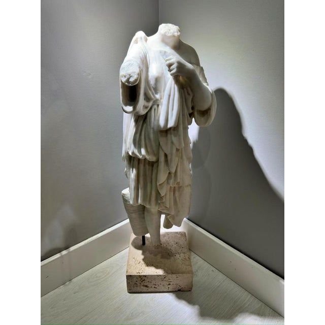 Italian Artist, Venus Gabi Headless Torso, Early 20th Century, Carrara Marble For Sale - Image 4 of 12