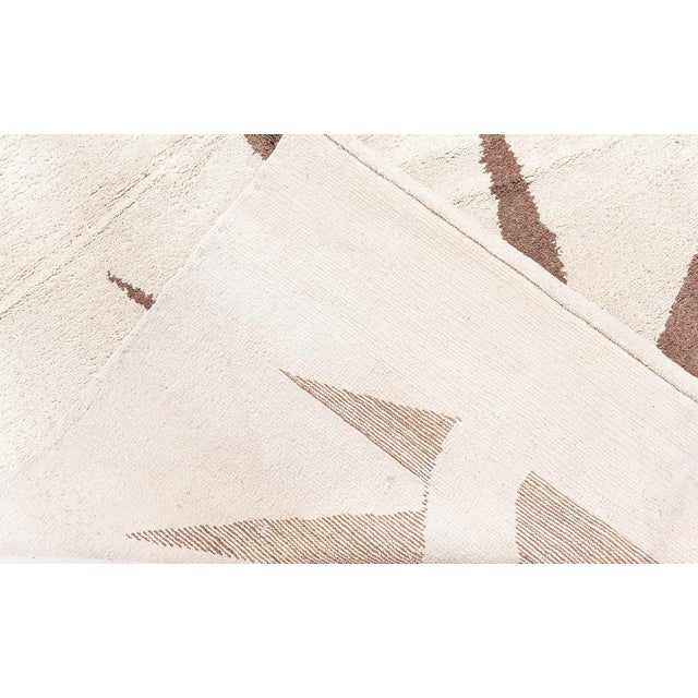 Textile Doris Leslie Blau Midcentury Moroccan Natural Undyed Wool Rug For Sale - Image 7 of 9