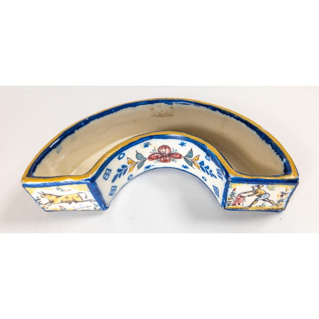 Yellow 20th Century Mediterranean Spanish or Mexican Talavera Faience Majolica Demilune Bowl For Sale - Image 8 of 11