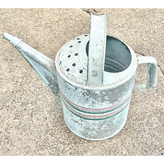 1940s Vintage Painted Striped Farmhouse Galvanized Garden Watering Can For Sale In Dallas - Image 6 of 10