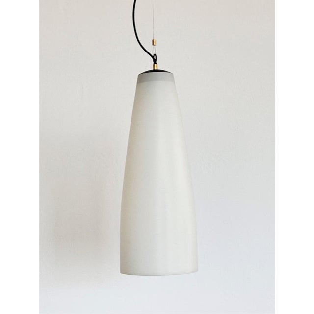 Mid-Century Modern Italian Pendant Light in Milky White Glass, 1970s For Sale - Image 13 of 17