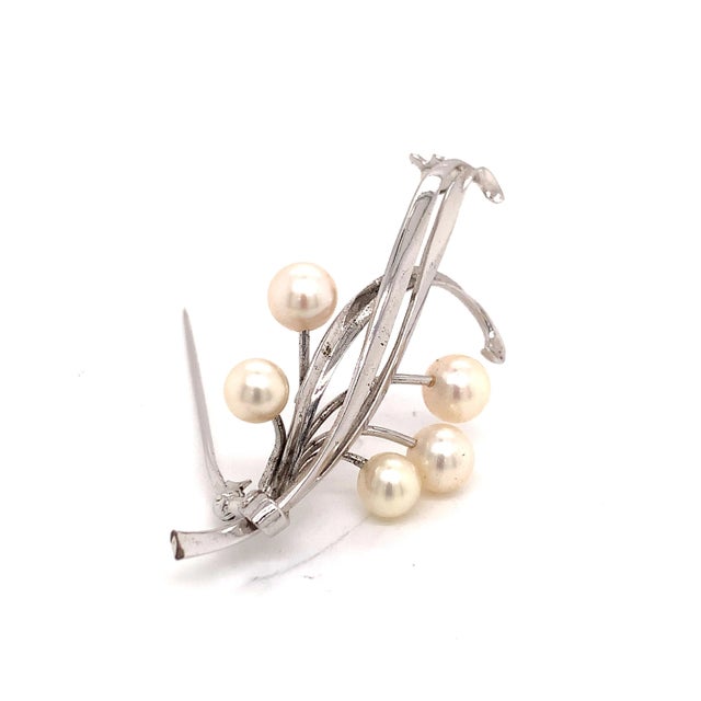 Metal 1990s Mikimoto Estate Akoya Pearl Brooch Pin Sterling Silver For Sale - Image 7 of 10