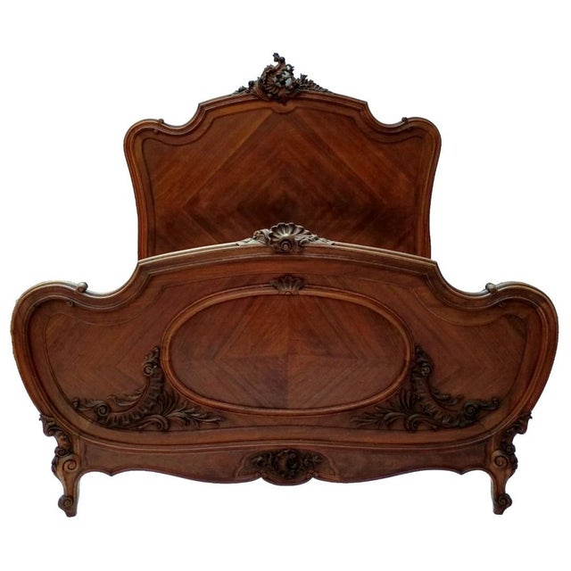 French Antique French Louis XV Walnut Bed – Rococo Carved Queen Adaptable Circa 1900s For Sale - Image 3 of 18
