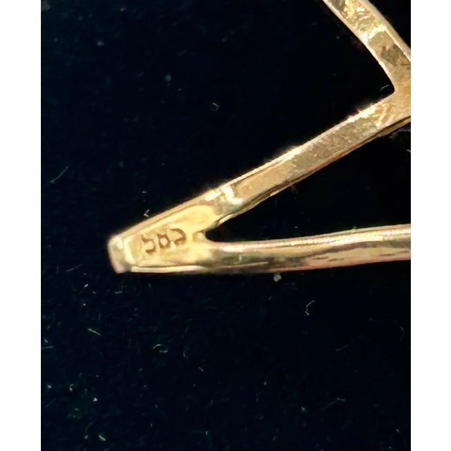 Early 21st Century 14k Yellow Gold & Peridot Flower Shaped Brooch/Pendant For Sale - Image 5 of 8