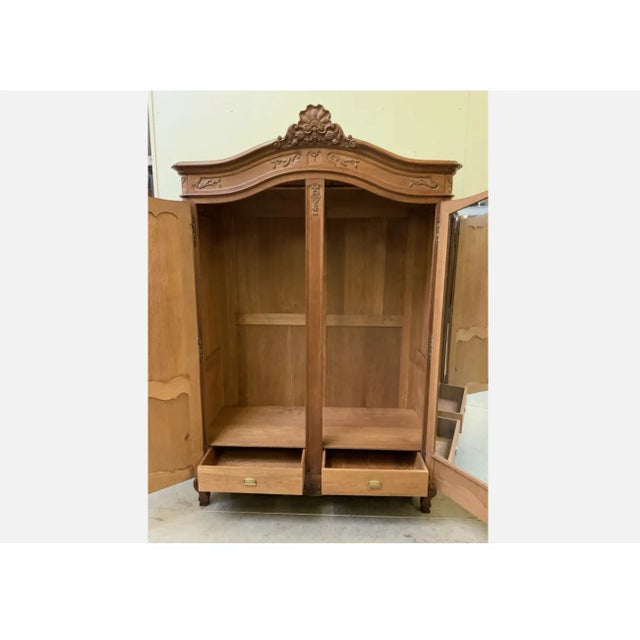 Age: circa 1950 Wood type: solid oak Condition: very good, well-maintained, refurbished original condition (minor signs of...