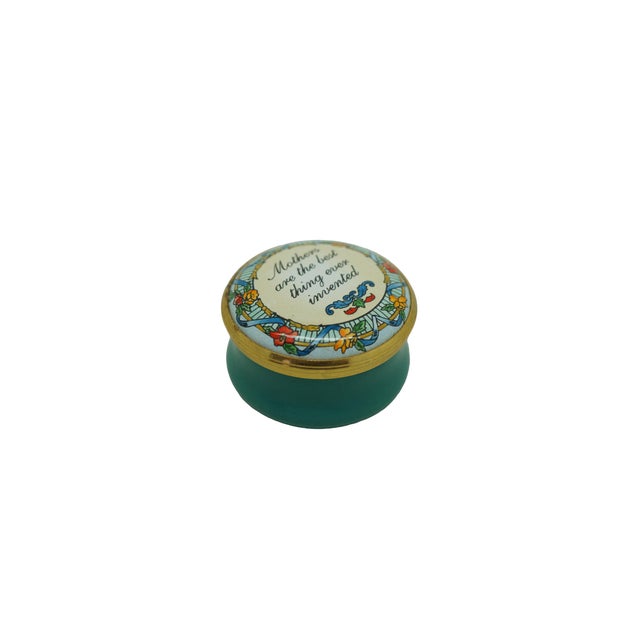 English Halcyon Days Enamel Mothers Are the Best Thing Ever Invented Trinket Pill Box For Sale - Image 3 of 10