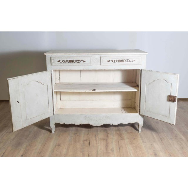 French Mid-18th Century French Louis XV Period Painted Buffet with Drawers and Doors For Sale - Image 3 of 10