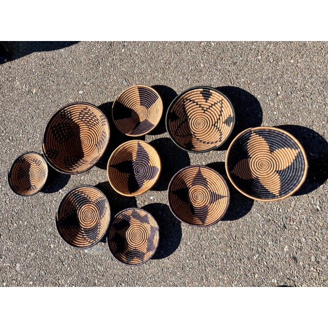 1980s African Hand-Made Round Basket, 12.75 In. Diameter, Natural and Black For Sale - Image 5 of 6