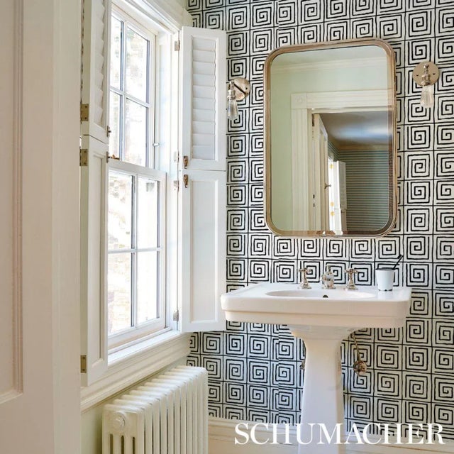 Hollywood Regency Sample - Schumacher X Cristina Buckley Trousdale Wallpaper in Black For Sale - Image 3 of 4