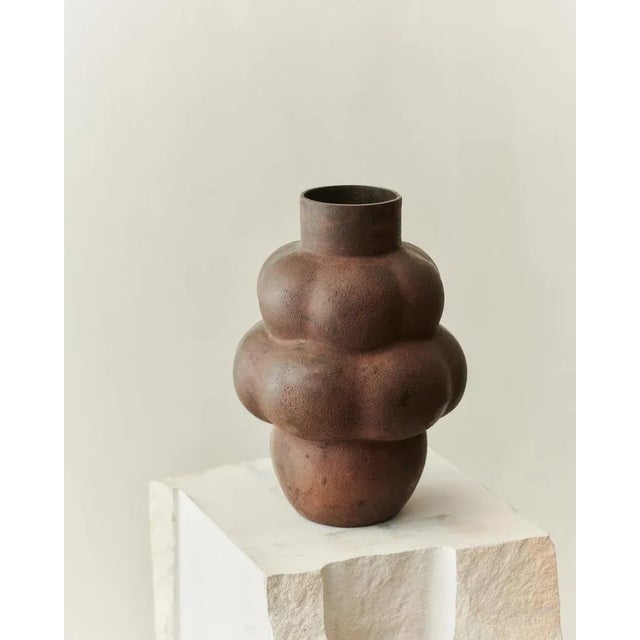 Balloon object 005 by louise roe dimensions: ø 24 x h 32 cm. Materials: cast iron. The roe studio balloon object 005...