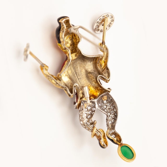 1970s Vintage 18k Yellow Gold Diamond Enamel Juggler Brooch For Sale In New York - Image 6 of 9