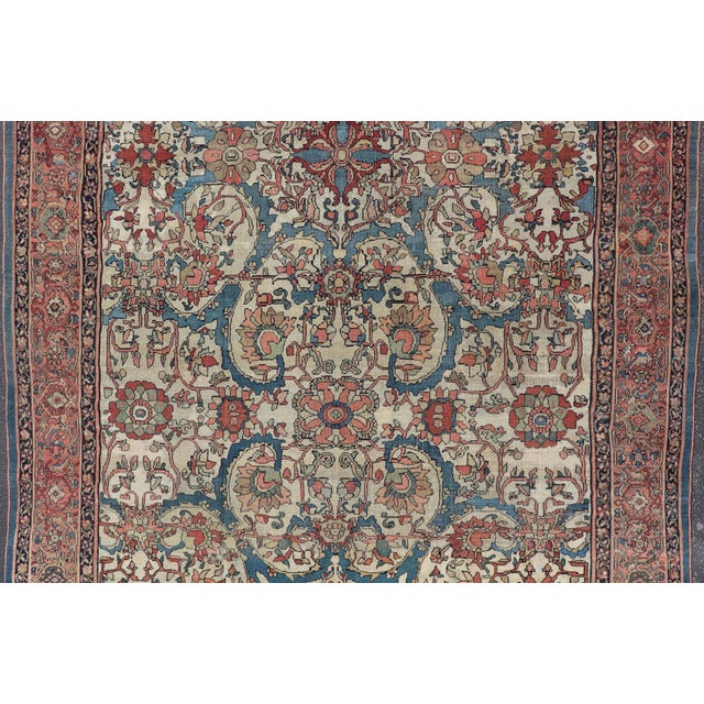 Late 19th Century Antique Persian Sultanabad Rug in Ivory Background, Blue, Salmon & Multi Colors For Sale - Image 5 of 17