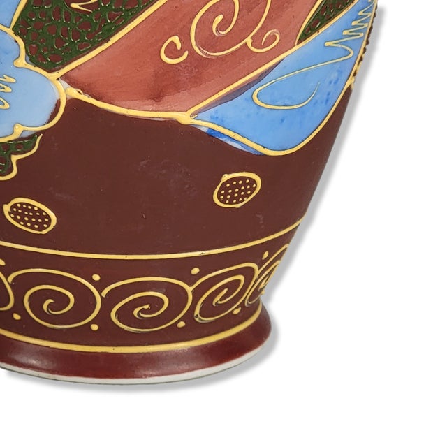 Pair of Japanese Moriage Hand Painted Satsuma-Style Vases With Gilt Figures, 1920s 7.5" For Sale - Image 10 of 14