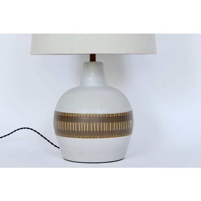 1950s Gordon Martz for Marshall Studios Banded White Table Lamp For Sale - Image 10 of 13