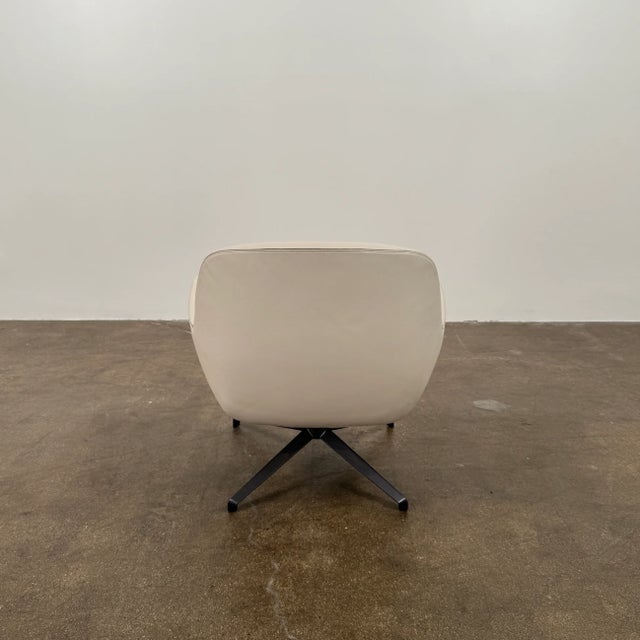 Minotti Jensen Swivel Armchair For Sale In Los Angeles - Image 6 of 8