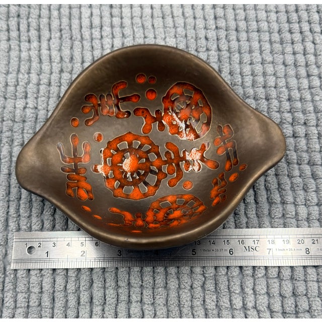 1960s Sascha Brastoff Mid-Century Modern Ceramic Bowl Brown Orange For Sale In Palm Springs - Image 6 of 6