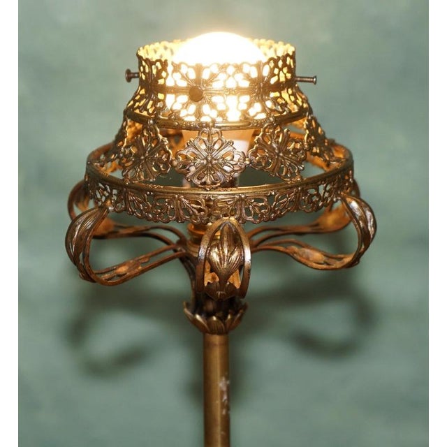 Gold Antique Victorian Oil Lamp in Gilt Brass, 1880 For Sale - Image 8 of 10