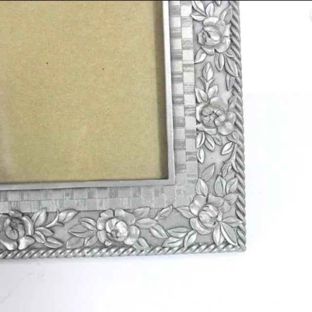 1990s Vintage Rectangular Pewter Picture Frame 8 X 10 Large Heavy Seagull Canada Floral For Sale - Image 5 of 7