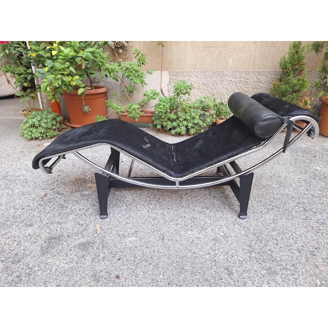 LC4 Chaise Lounge in Black Pony Skin by Le Corbusier for Cassina, 1970s For Sale - Image 9 of 12