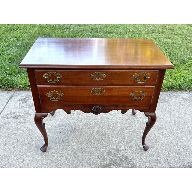 American Mid 20th Century Solid Mahogany Queen Anne Lowboy Chest For Sale - Image 3 of 12