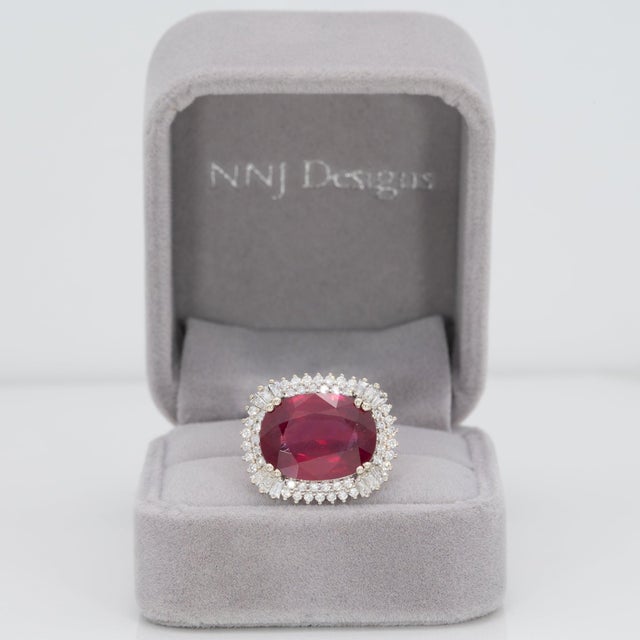Modern 12Ct Madagascar Ruby Ring With Earth-Mined Diamond Accents: Solid 14k Gold, Size 6.75 For Sale - Image 3 of 9