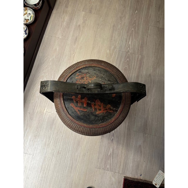 Chinese Pair of Antique Chinese Wedding Nesting Baskets in Wicker & Bamboo With Iron Handles For Sale - Image 3 of 5