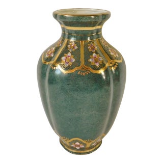 Vintage Toyo Hand Painted Green Marblized Porcelain 24k Gold Pink Enamel Floral Vase For Sale